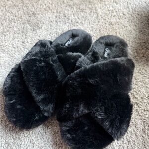 PINK by Victoria’s Secret Black Faux Fur Slippers size Small